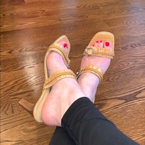 Brighton Raven Brown Croc Heel, sz 8